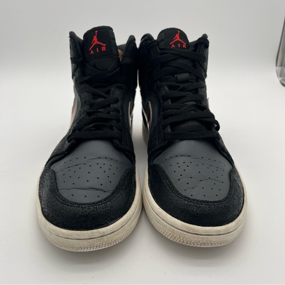 Jordan 1 Retro High ‘Bronze Medal’ Sneakers Men’s Size 12 Shoes - Picture 5 of 10